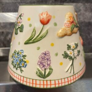 YANKEE CANDLE GARDEN THEMED CERAMIC  SHADE FITS 14.5 OZ & 22OZ. JARS